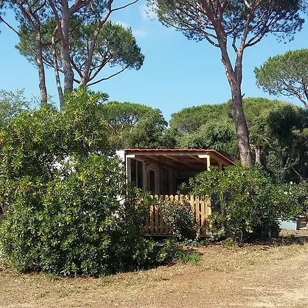 Parque de Campismo Camping Les Tours Du Pinet Domaine Cezanne